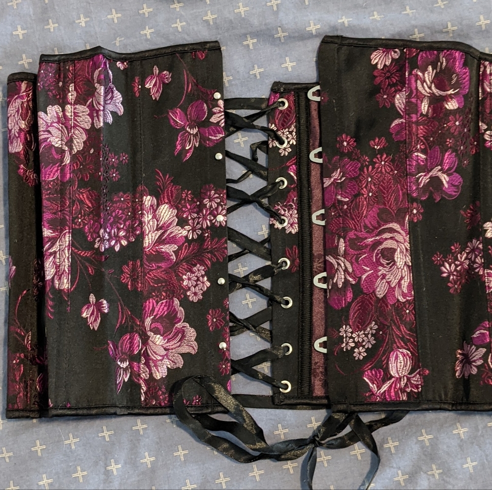 Corset, corsette